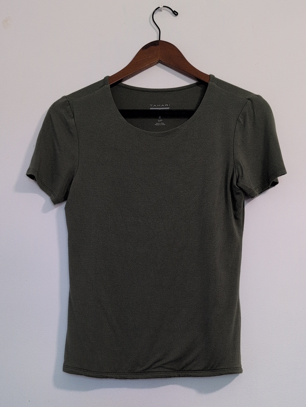 Tahari Olive Green Short Sleeve Crewneck Tee